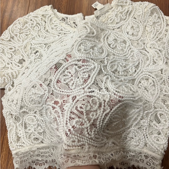 Beautiful eggshell white crop top. - Picture 3 of 5